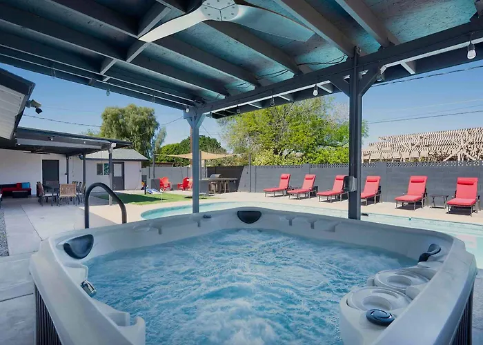 Casa - Private Paradise W Pool Putt & Games Holiday home *