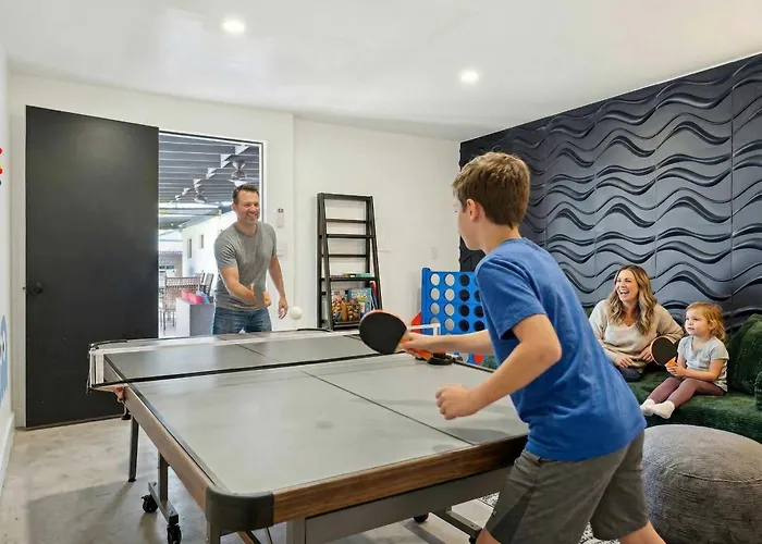 Casa - Private Paradise W Pool Putt & Games Holiday home *